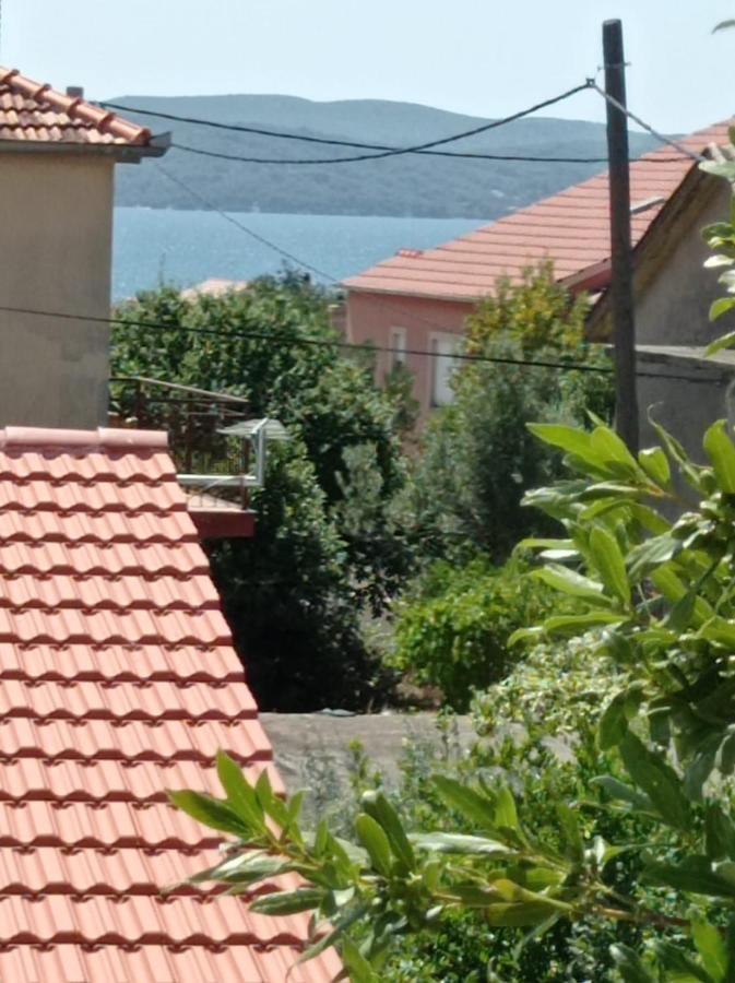 Ostanak kod kuće Ap Jurisic *